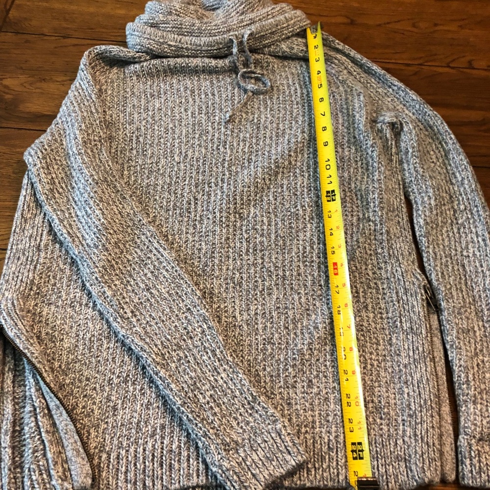 Athleta sweater